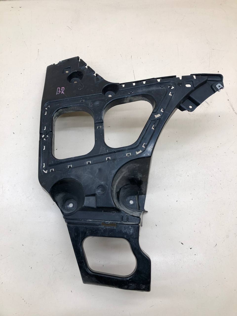 Направляющая заднего бампера правая BMW X5 E70 2007-2013