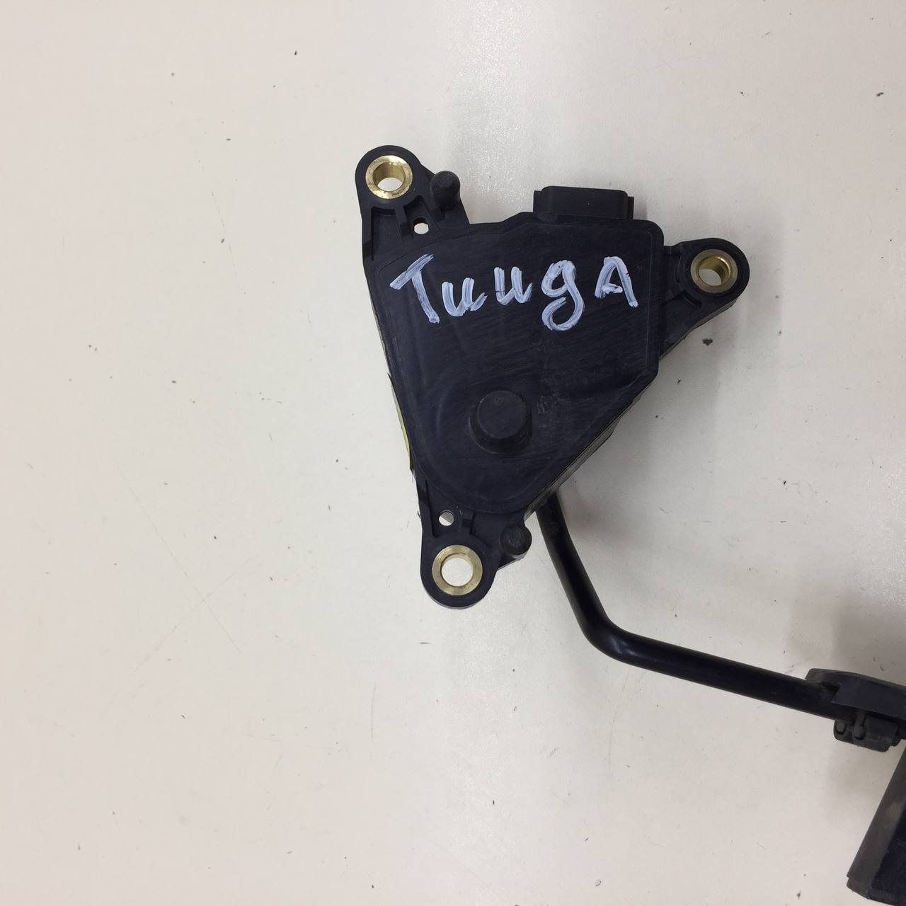 Педаль газа Nissan Tiida (C11) 2007-2014