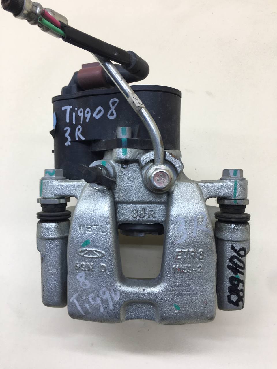 Суппорт задний правый Chery Tiggo 8 Pro 2021-2024