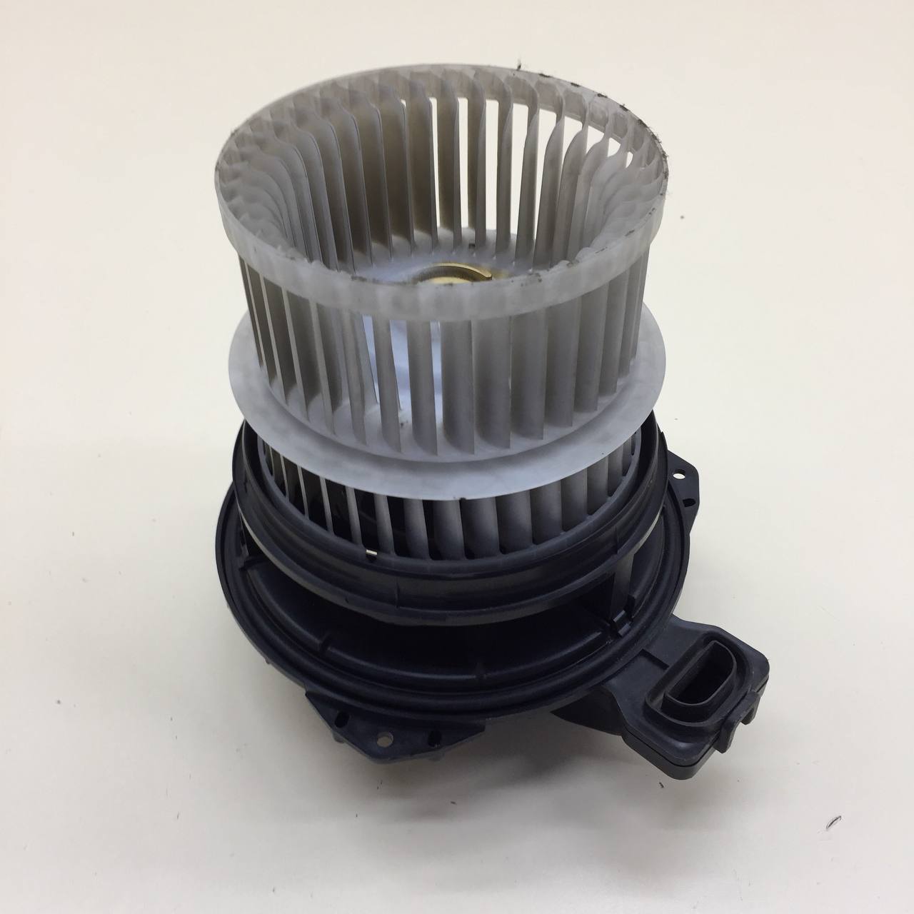 Моторчик отопителя Hyundai Sonata 8 (DN8)  2019>