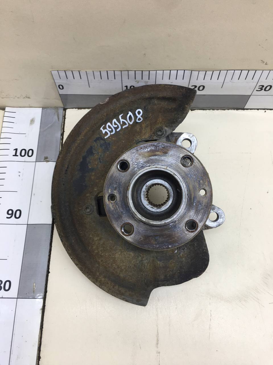 Кулак поворотный передний правый Lada Vesta 2015>