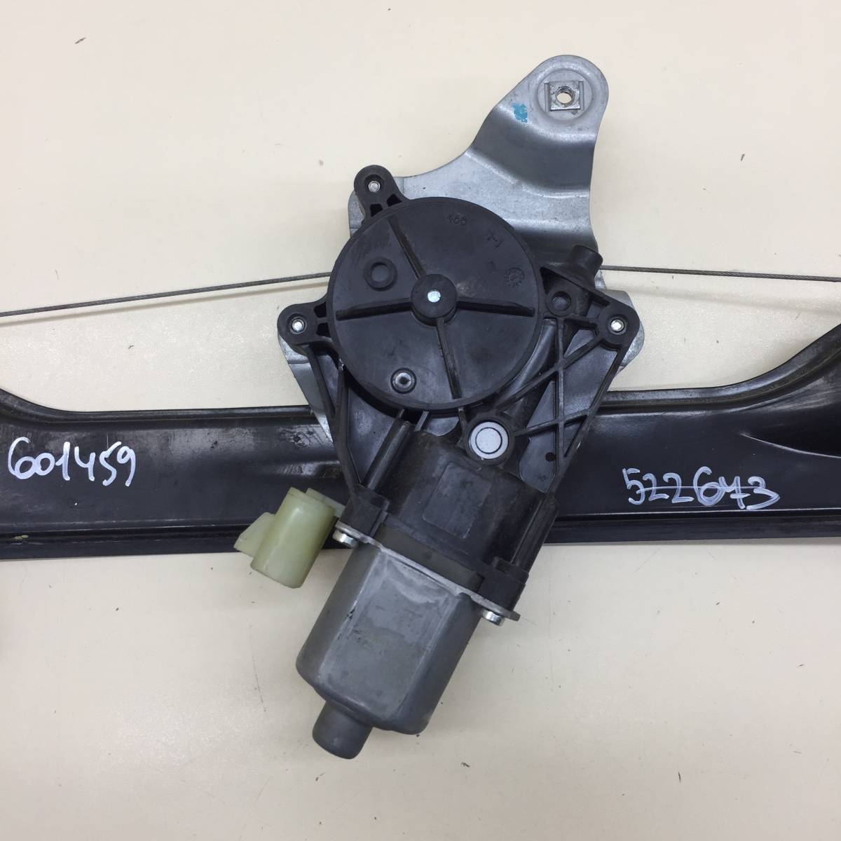 Стеклоподъемник электр. передний правый Chevrolet Aveo T300 2011>