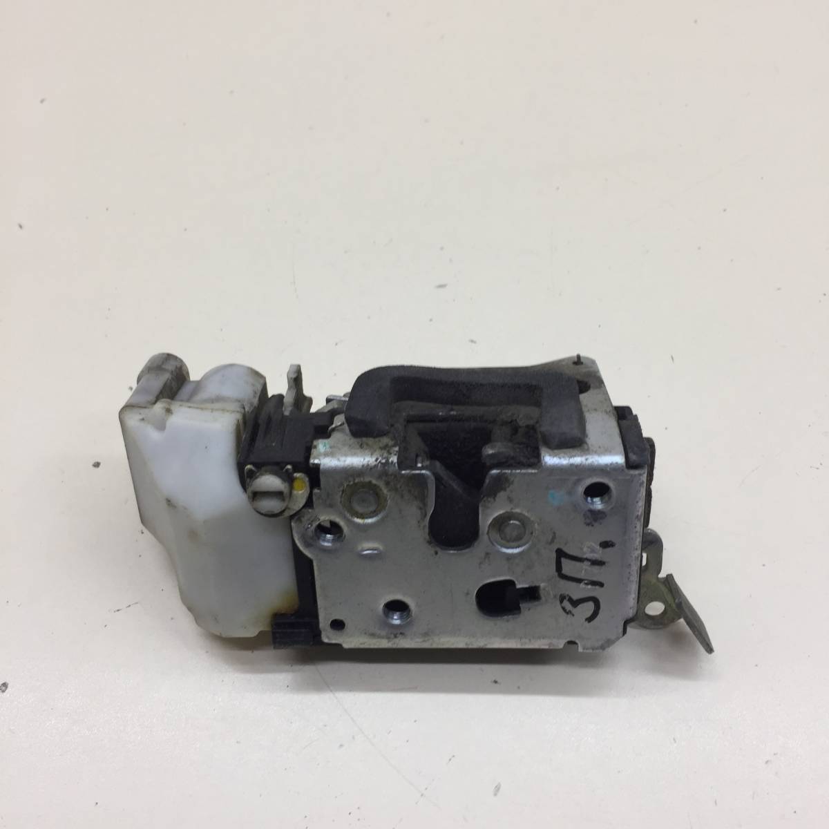 Замок двери задней правой Fiat Albea 2002-2012