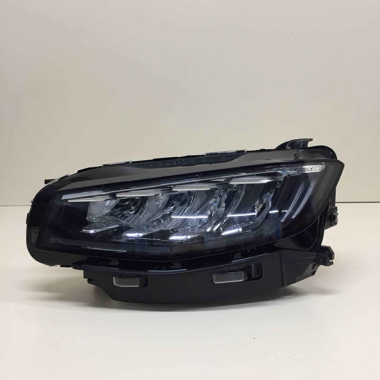 Фара правая Geely Atlas Pro (NL-3) 2019-2025