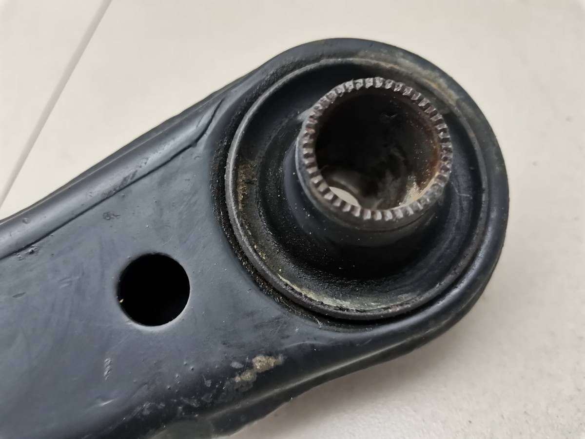 Рычаг передний нижний левый Toyota Caldina (T190) 1992-1995