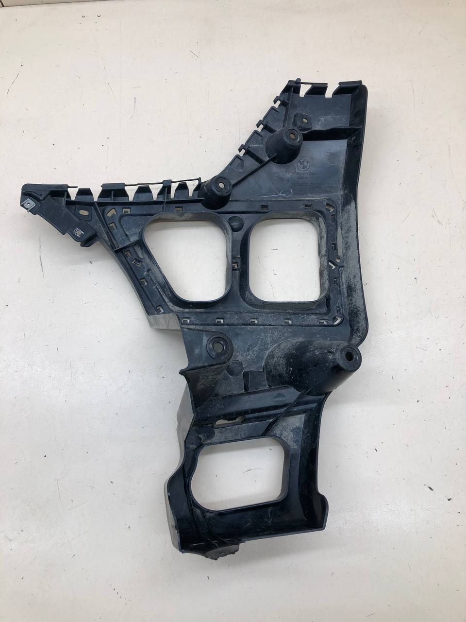 Направляющая заднего бампера правая BMW X5 E70 2007-2013