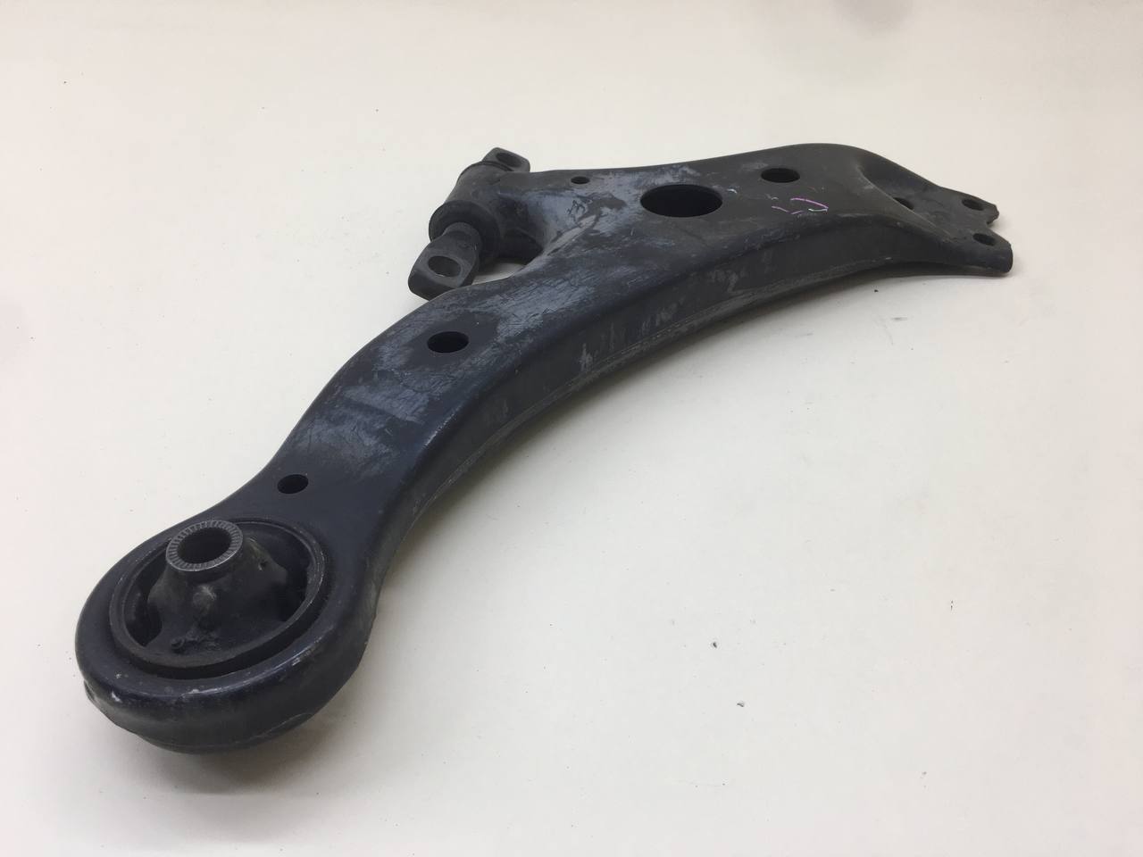 Рычаг передний левый Toyota Camry (XV50) 2011-2017