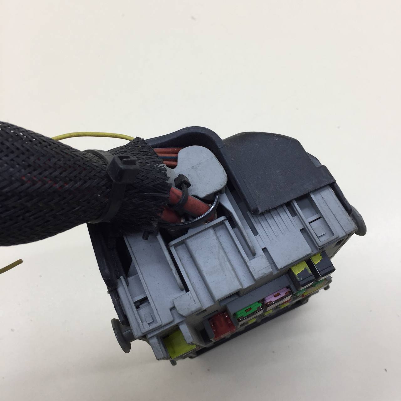 Блок предохранителей Chevrolet Cruze (J300) 2009-2016