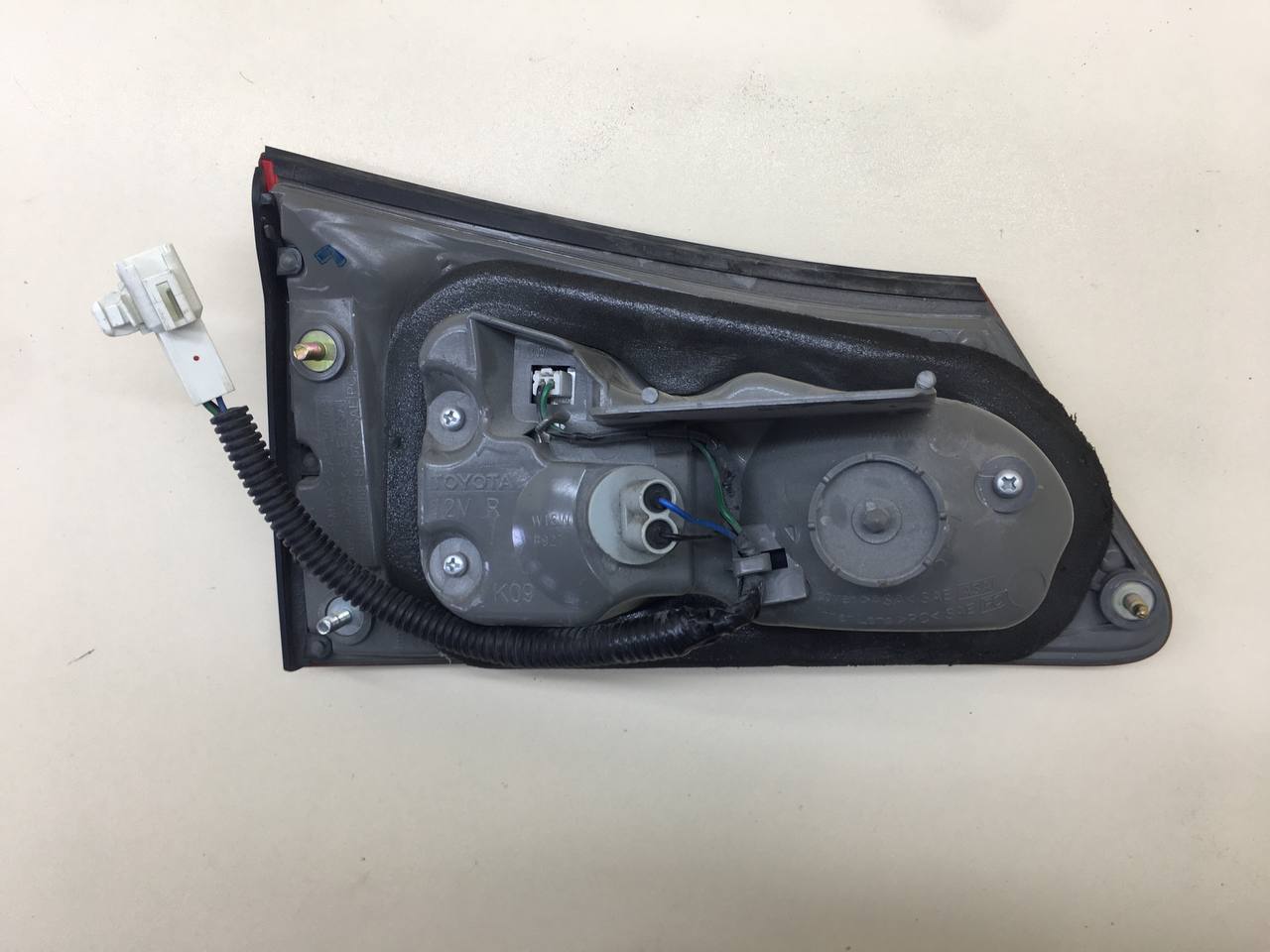 Фонарь задний внутренний правый Lexus IS 250/350 2005-2013