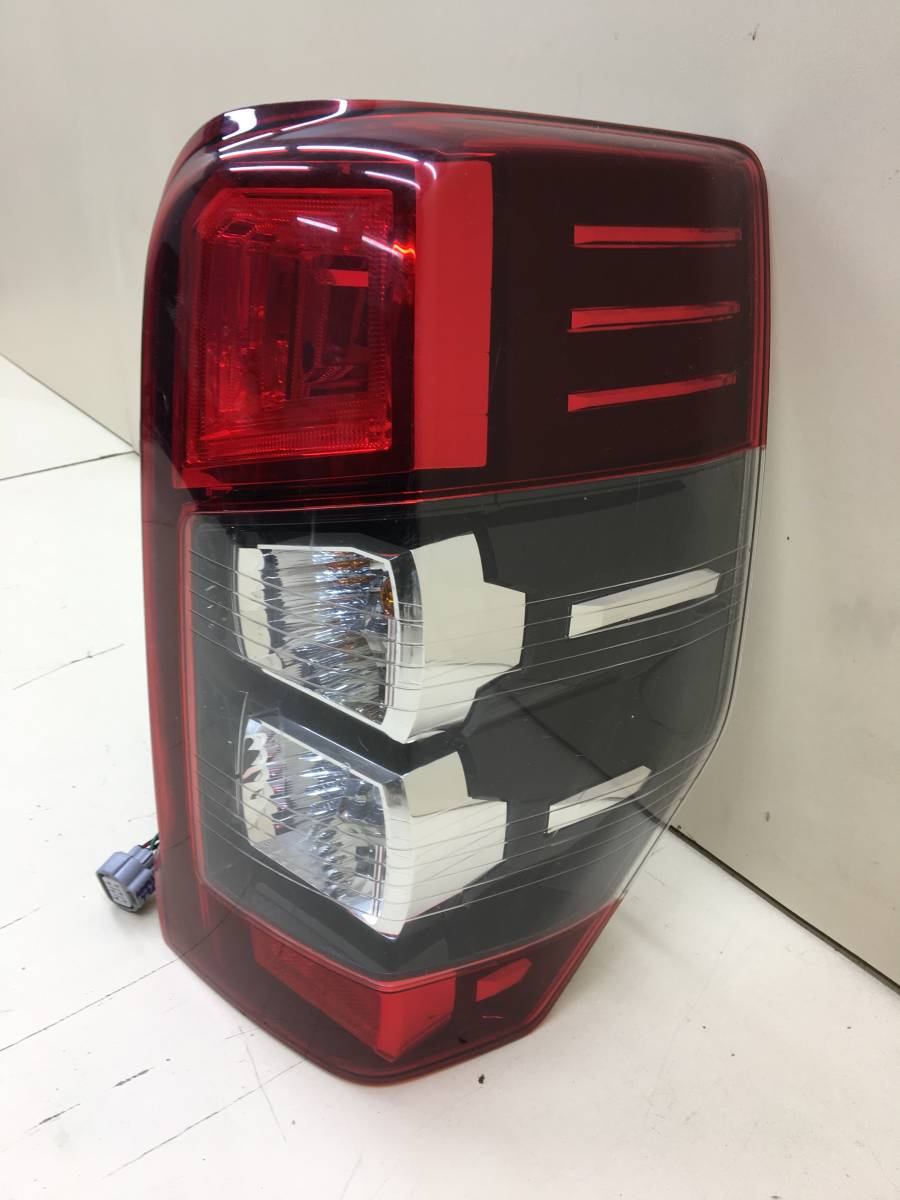 Фонарь задний правый Mitsubishi L200 5 (KK/KL) 2015>