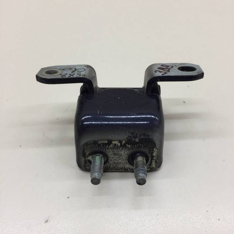 Петля двери задней правой верхняя Suzuki Grand Vitara 2005-2015