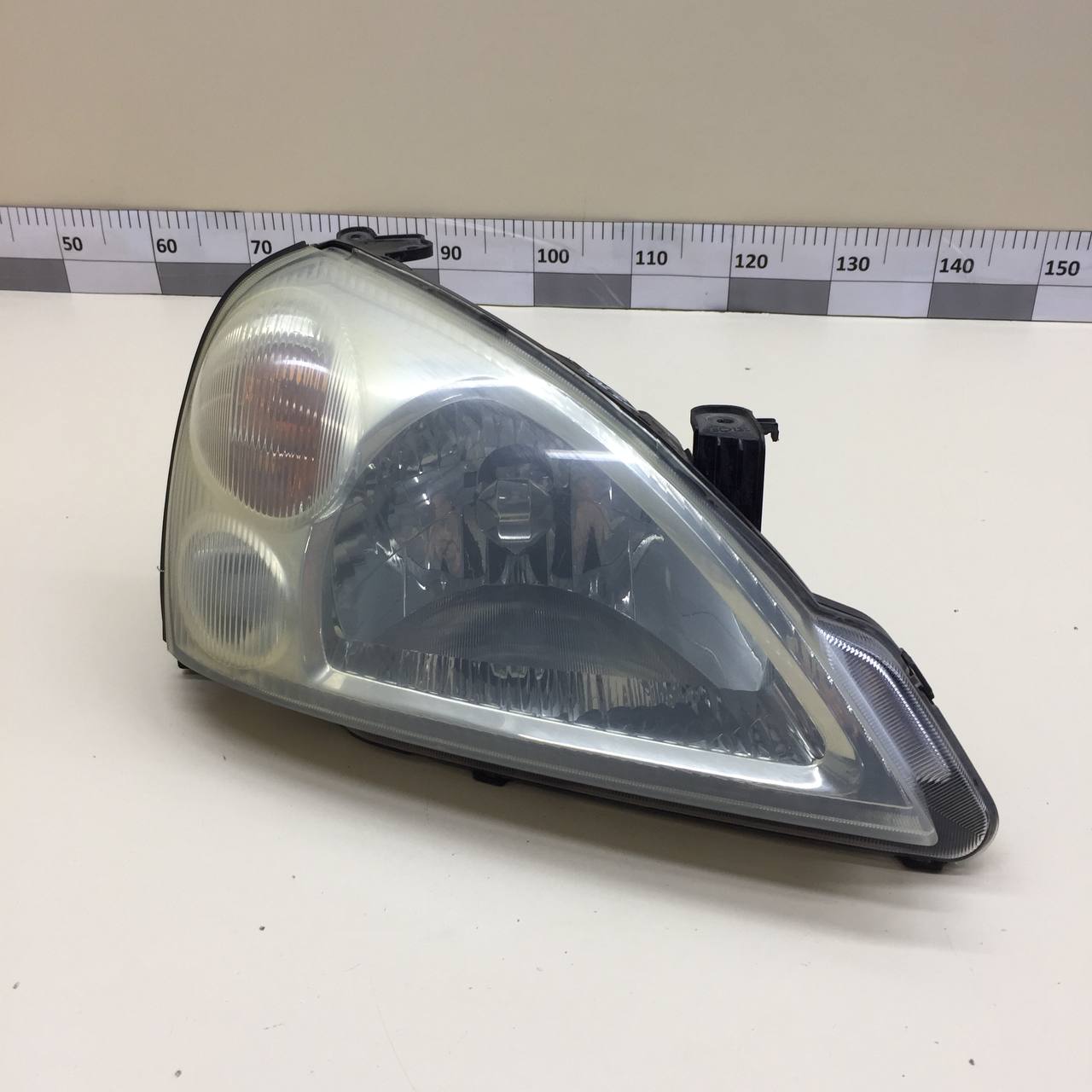 Фара правая Suzuki Liana 2001-2007