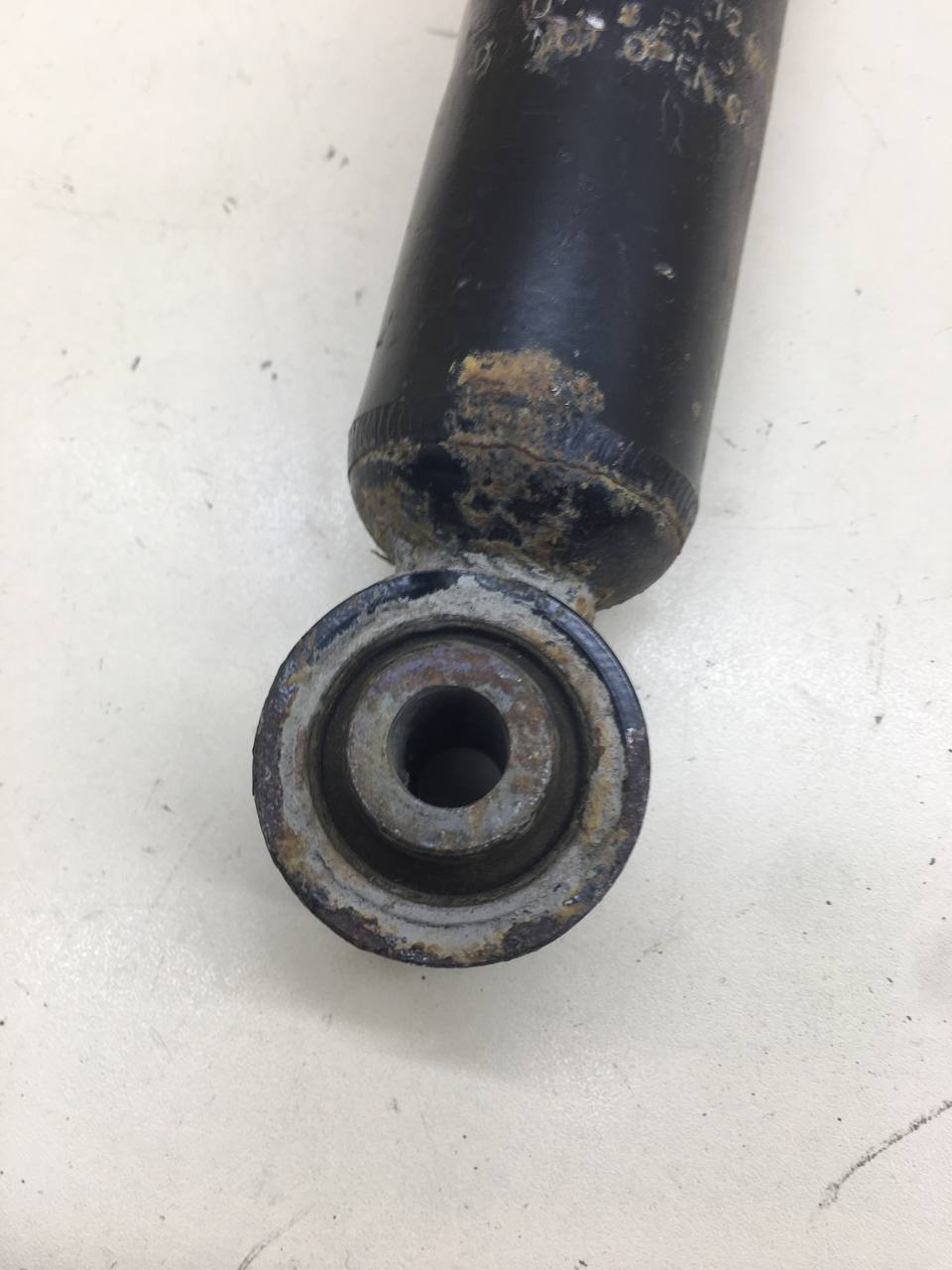 Амортизатор задний Nissan Juke (YF15) 2011-2020