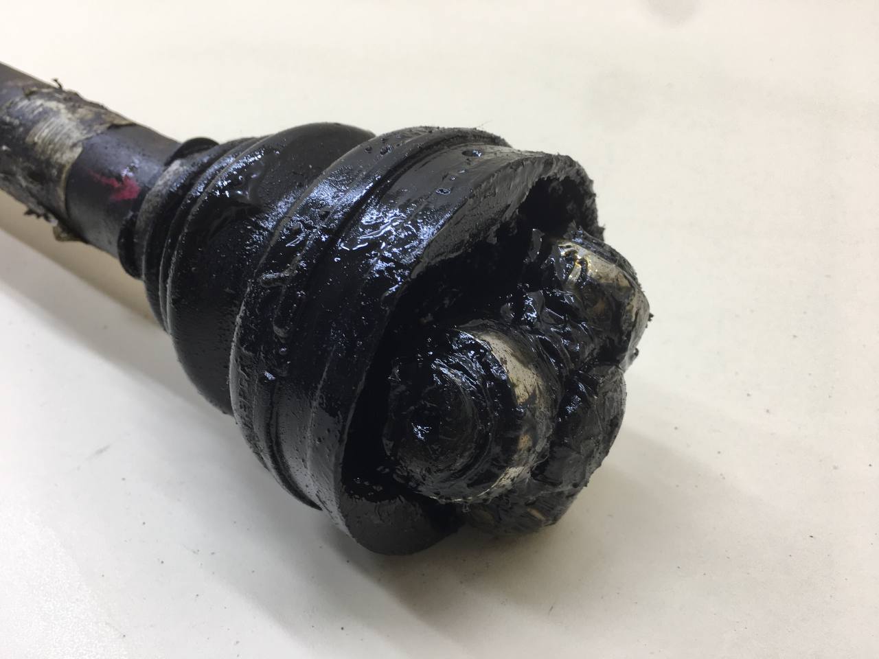 Полуось передняя левая Peugeot 308 2007>