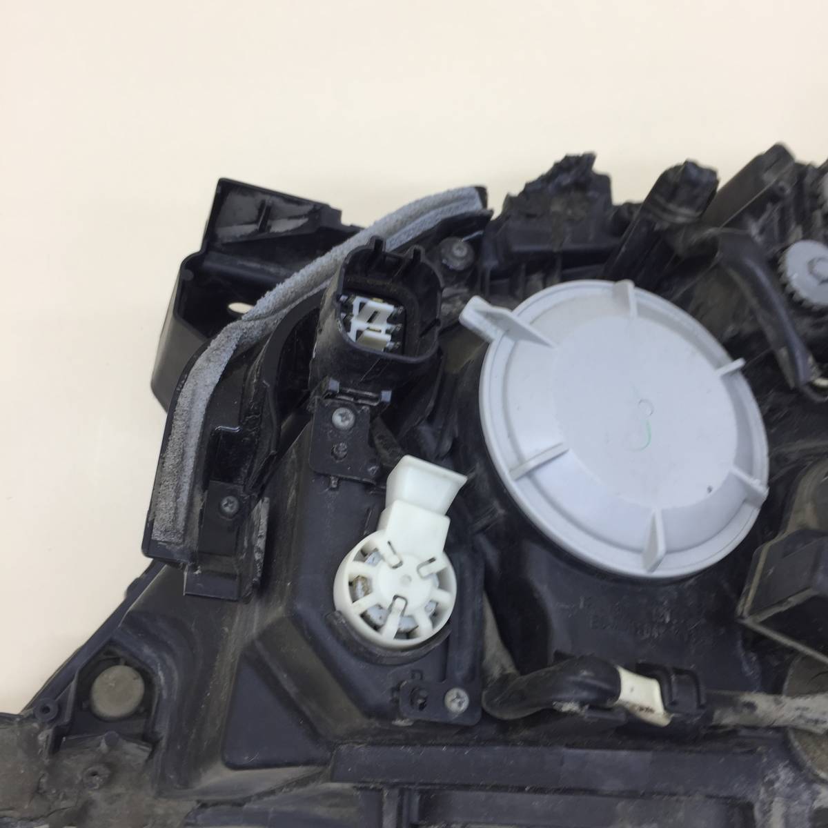 Фара правая Lexus LX570 (J200) 2007-2015