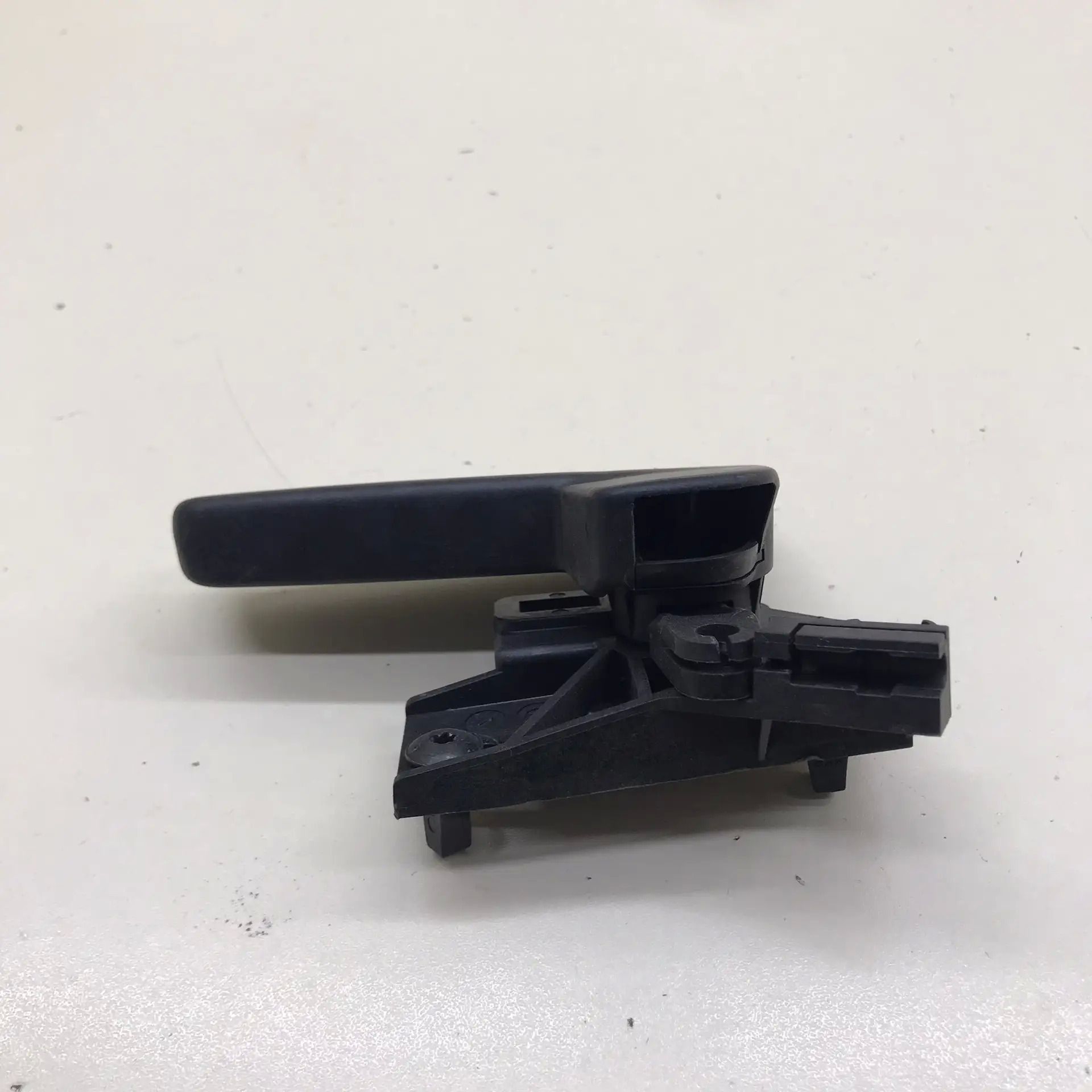 Ручка открывания капота Skoda Octavia (A7) 2013>