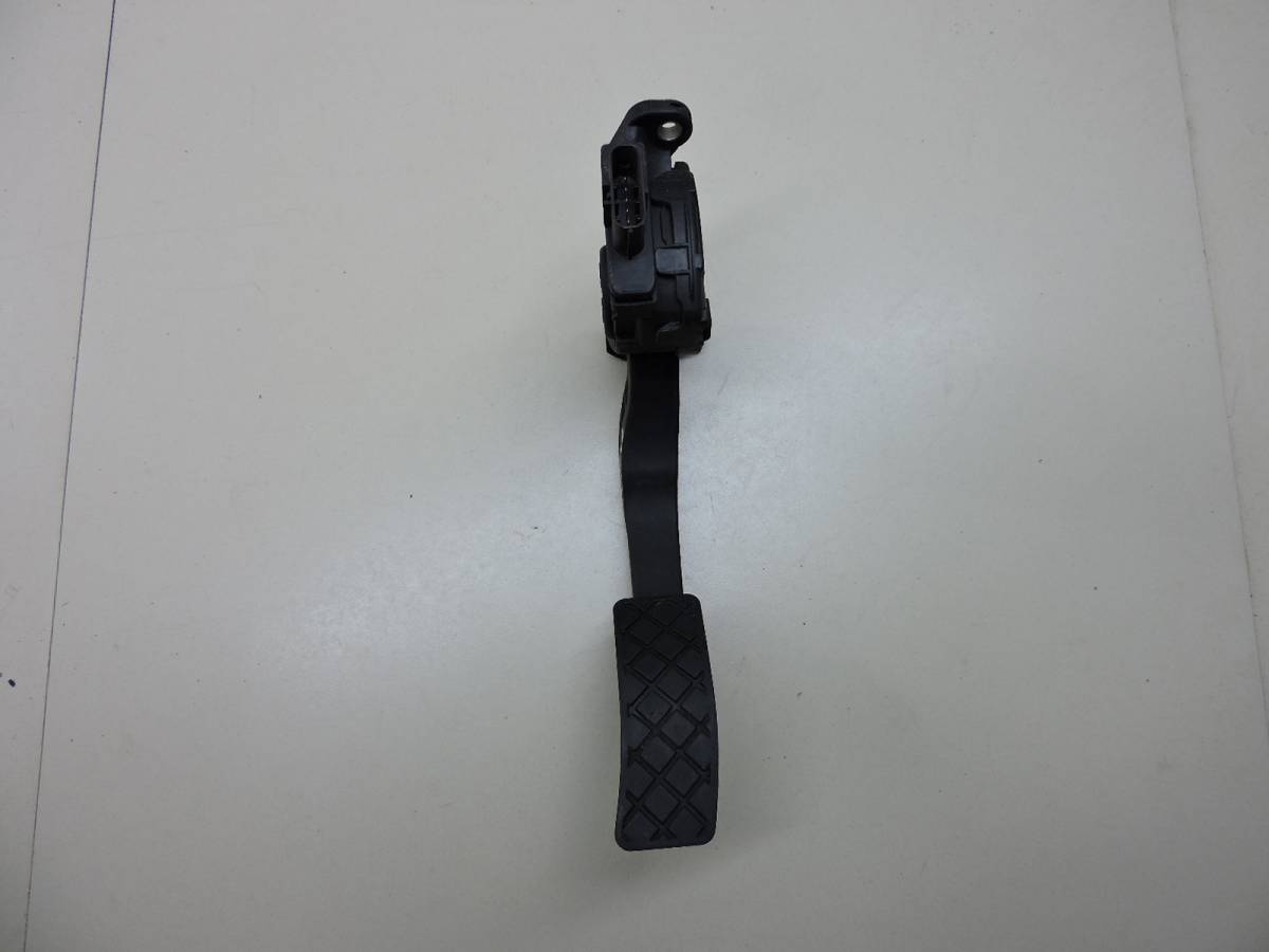 Педаль газа Audi A4 (B8) 2007-2011