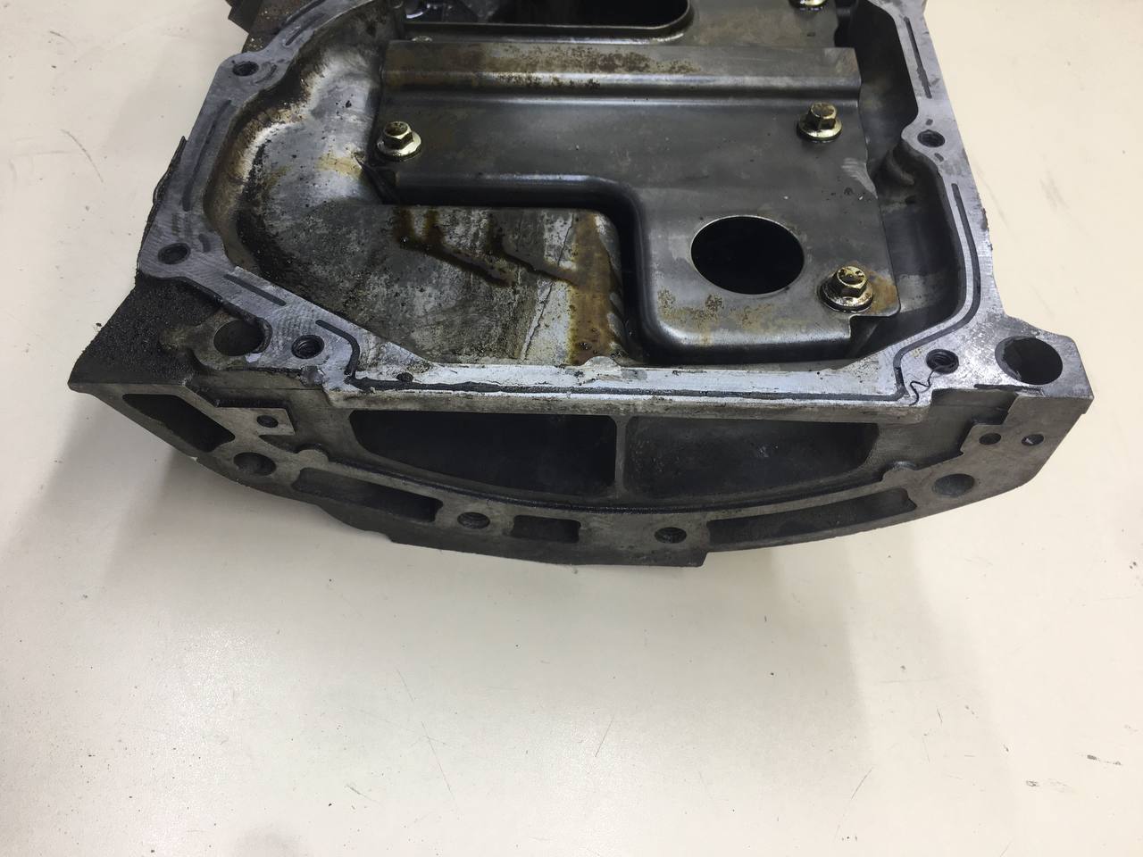 Поддон масляный двигателя Ford C-MAX 2003-2010