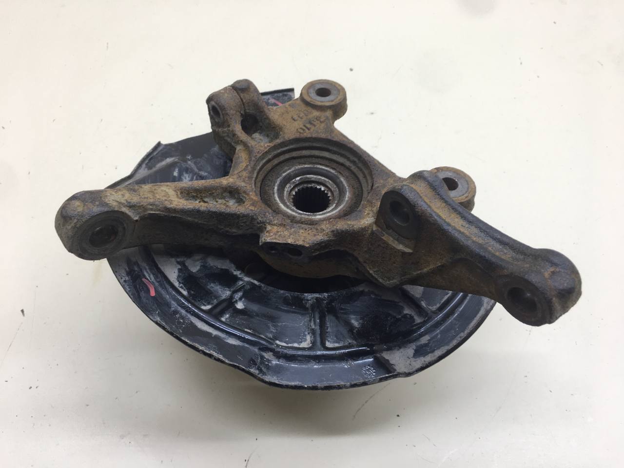 Кулак поворотный передний правый Chevrolet Cobalt (T250) 2011-2015