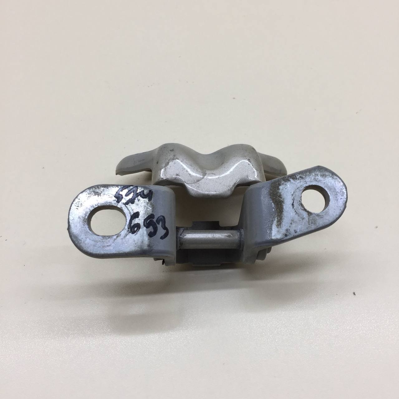 Петля двери задней правой верхняя Hyundai Solaris (RB) 2010-2017