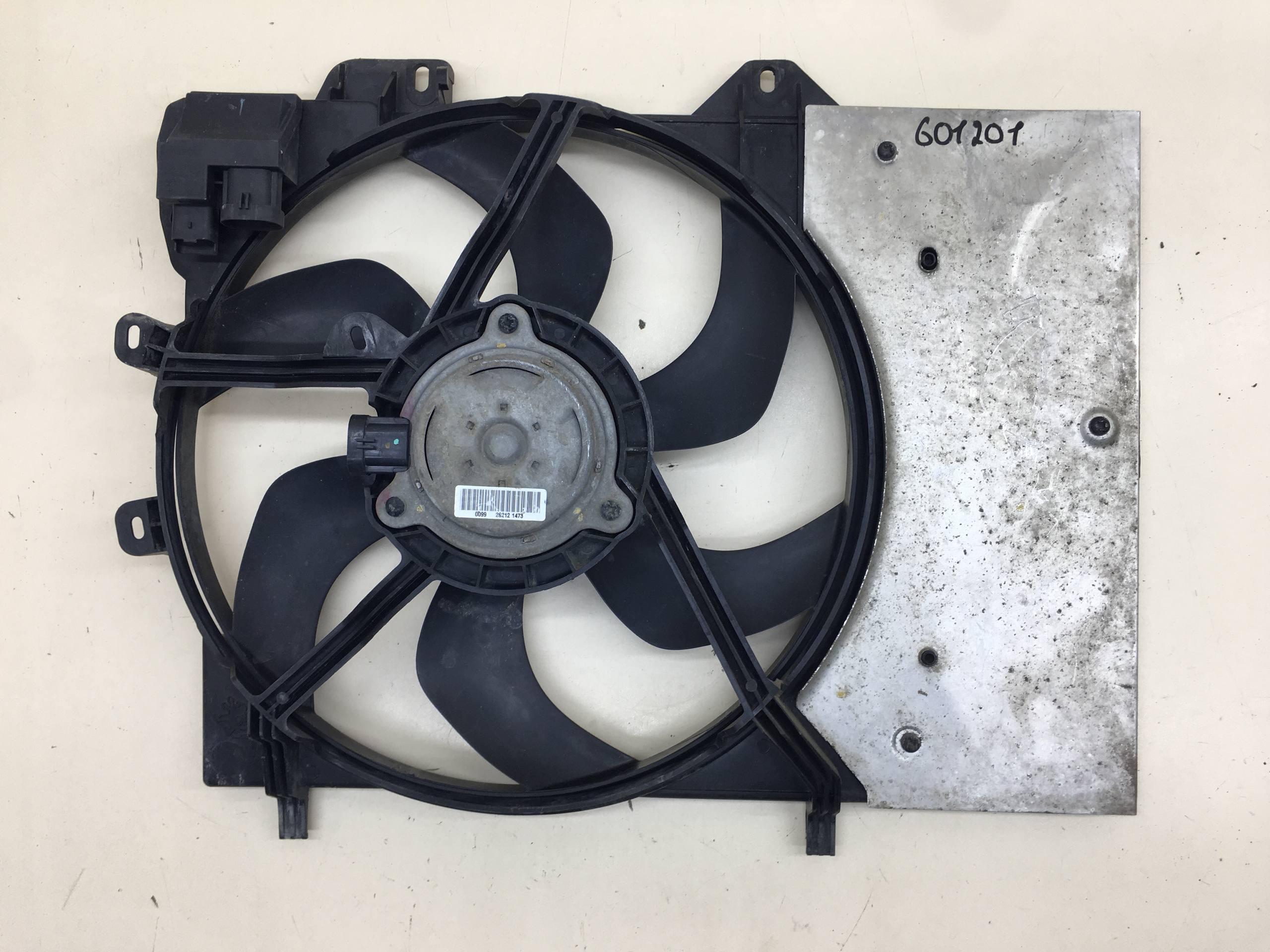 Диффузор вентилятора Peugeot 208 2012>