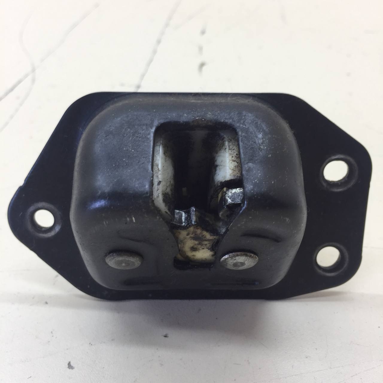 Замок багажника Nissan Tiida (C11) 2007-2014