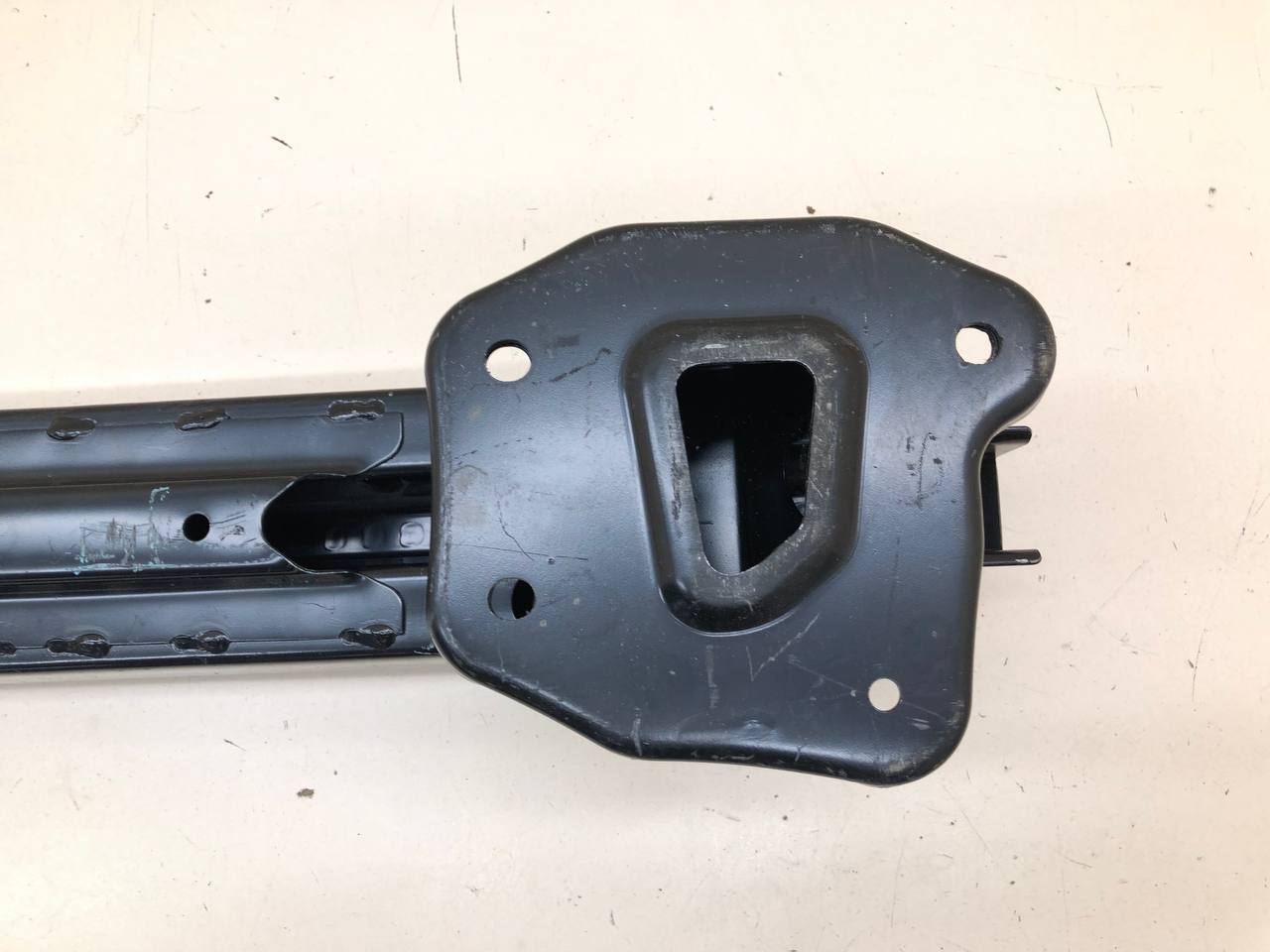 Усилитель заднего бампера Subaru B9 Tribeca (WX/W10) 2004-2008