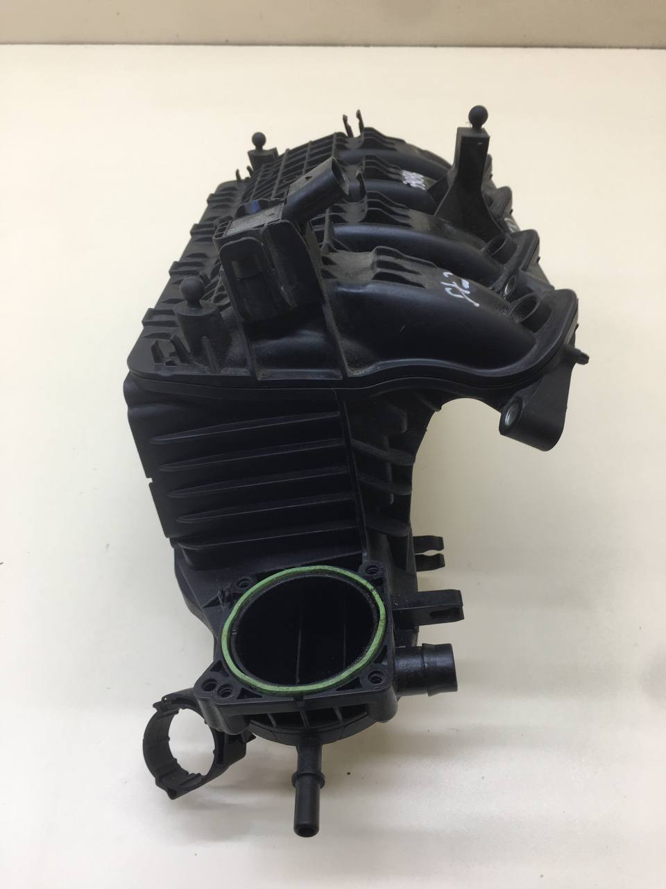 Коллектор впускной Skoda Octavia (A7) 2013>