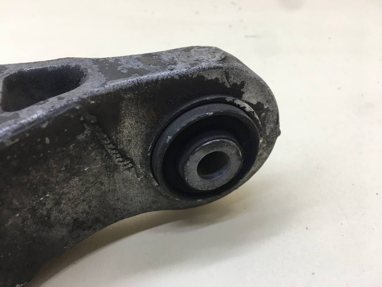 Рычаг задний нижний Volvo XC60 2008-2017