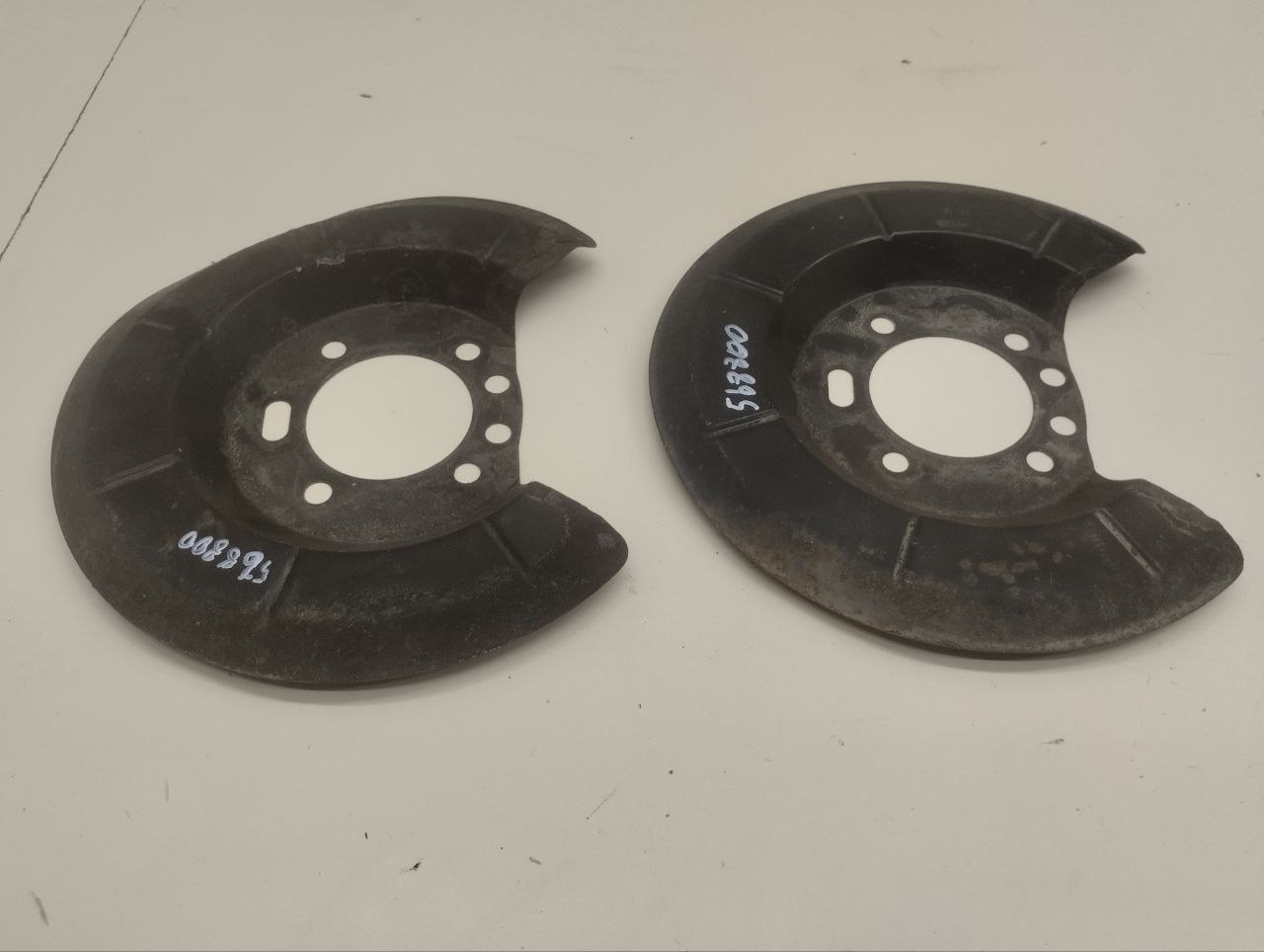 Пыльник тормозного диска Ford Focus 3 2011>