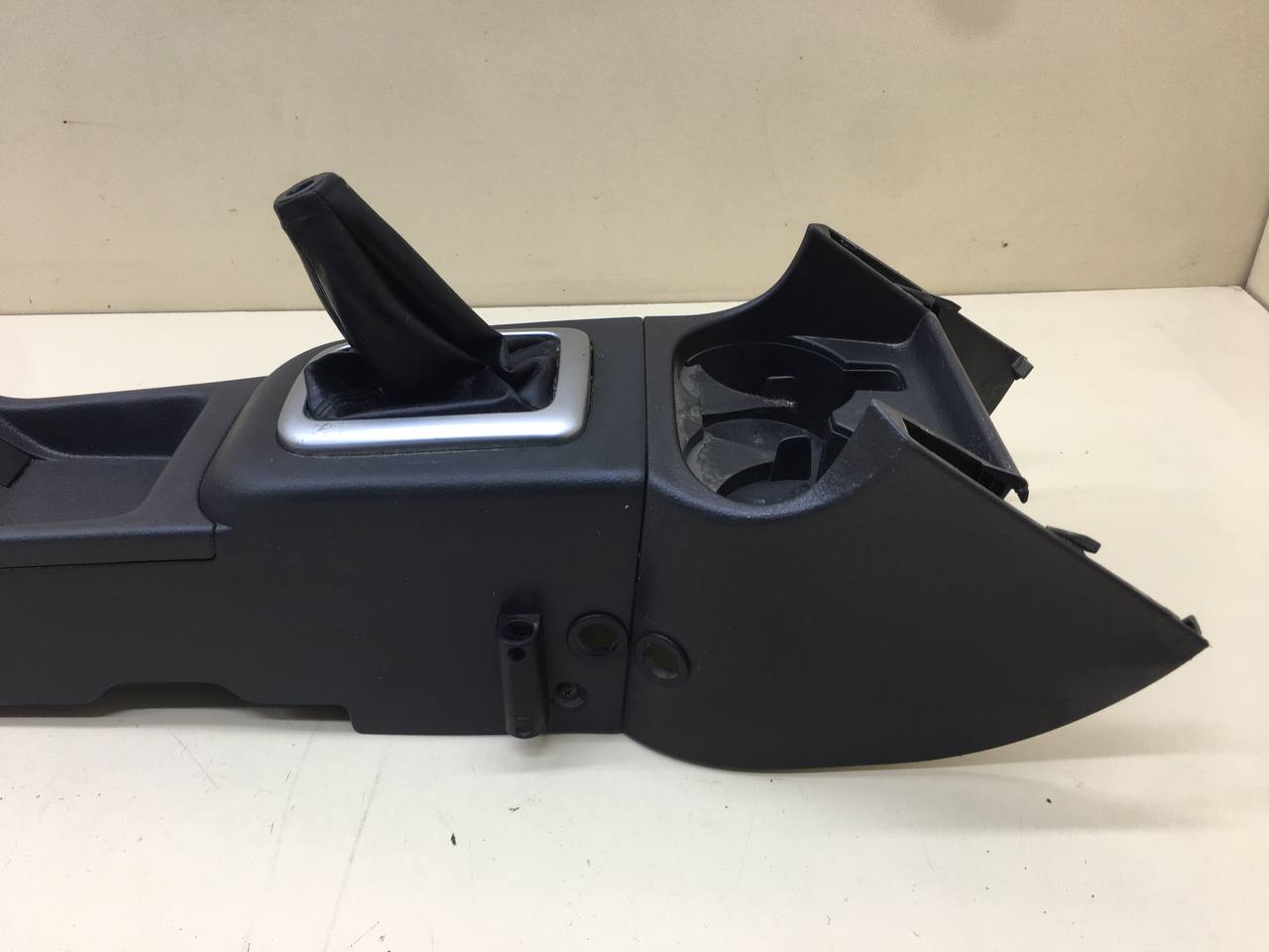 Консоль центральная Suzuki Liana 2001-2007