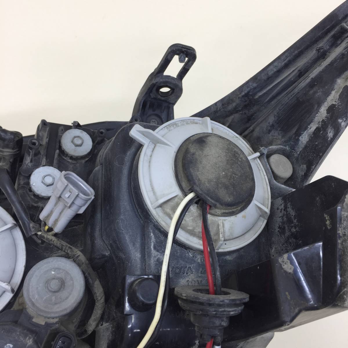 Фара правая Lexus LX570 (J200) 2007-2015