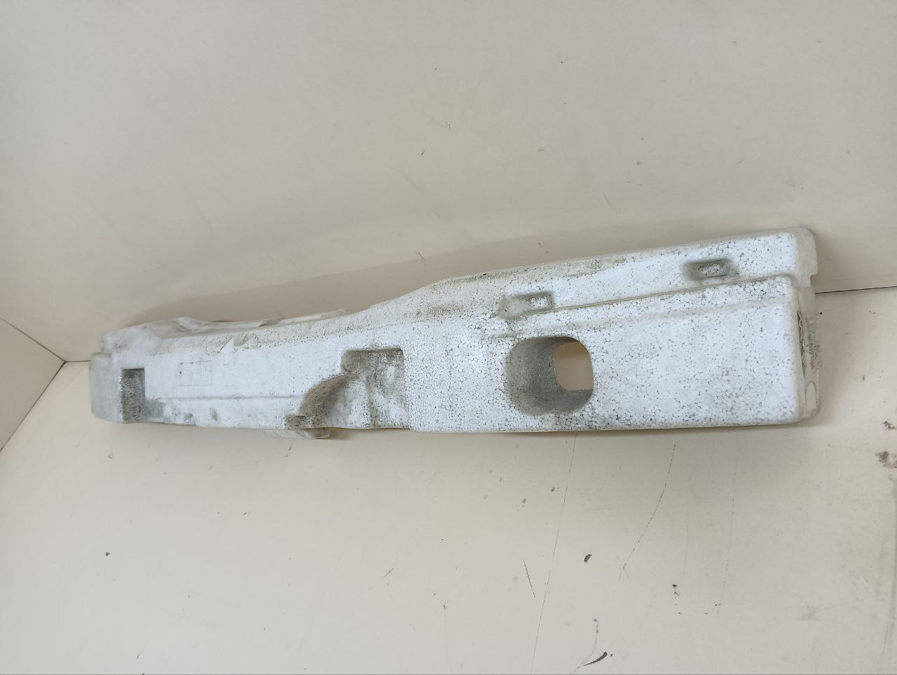 Наполнитель переднего бампера Toyota Crown Majesta (S180) 2004-2009