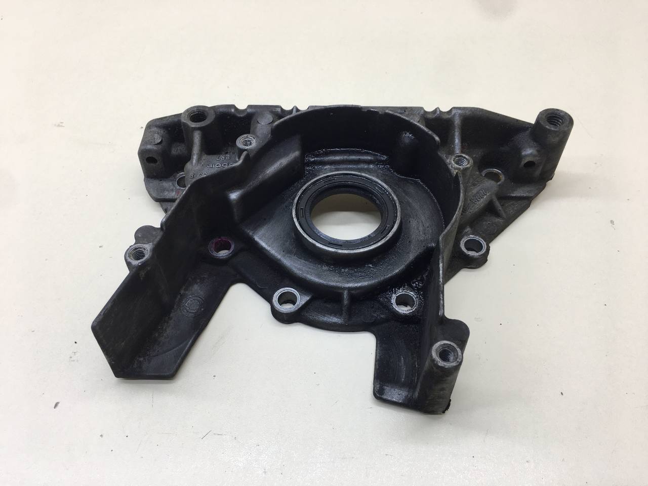 Крышка двигателя передняя Skoda Octavia (A5 1Z-) 2004-2013