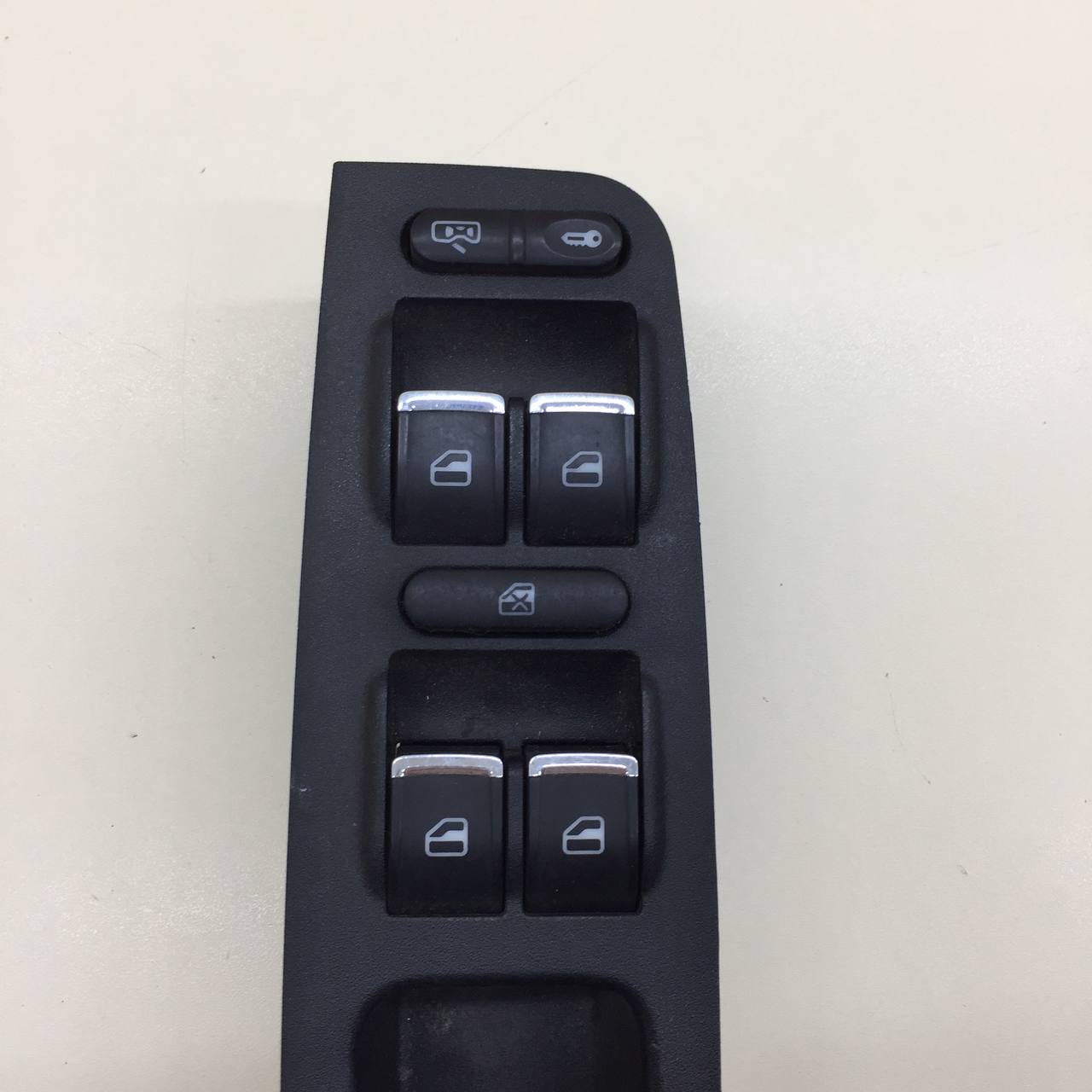 Блок управления стеклоподъемниками Chery Tiggo 3 2014-2020