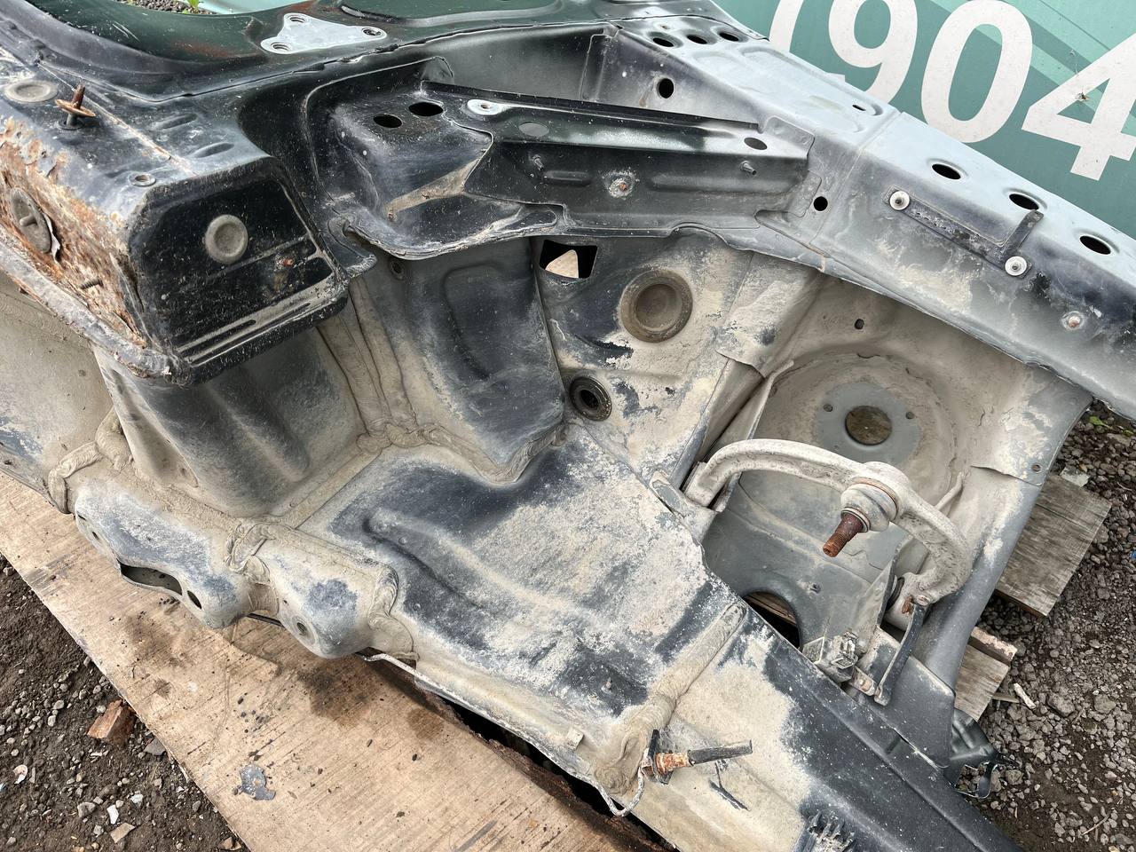 Четверть передняя правая Mercedes-Benz M-Class (W164) 2005-2011