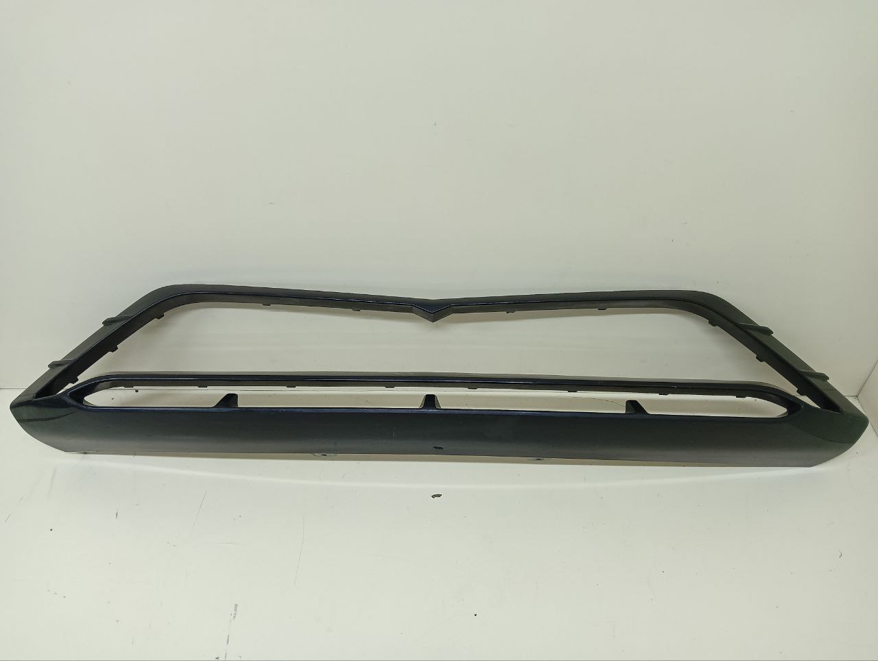 Накладка переднего бампера центральная Genesis G70 2017-2022