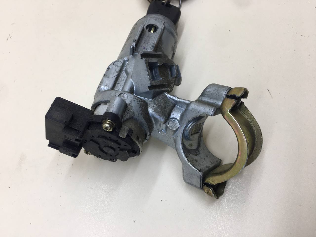 Замок зажигания Geely MK Cross 2011>