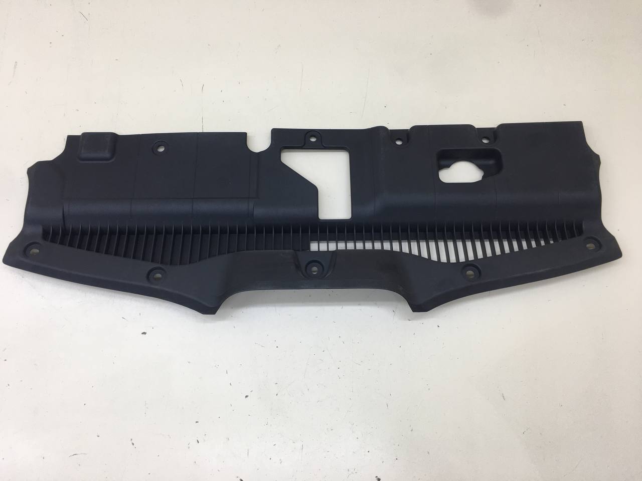 Кожух замка капота Subaru B9 Tribeca (WX/W10) 2004-2008