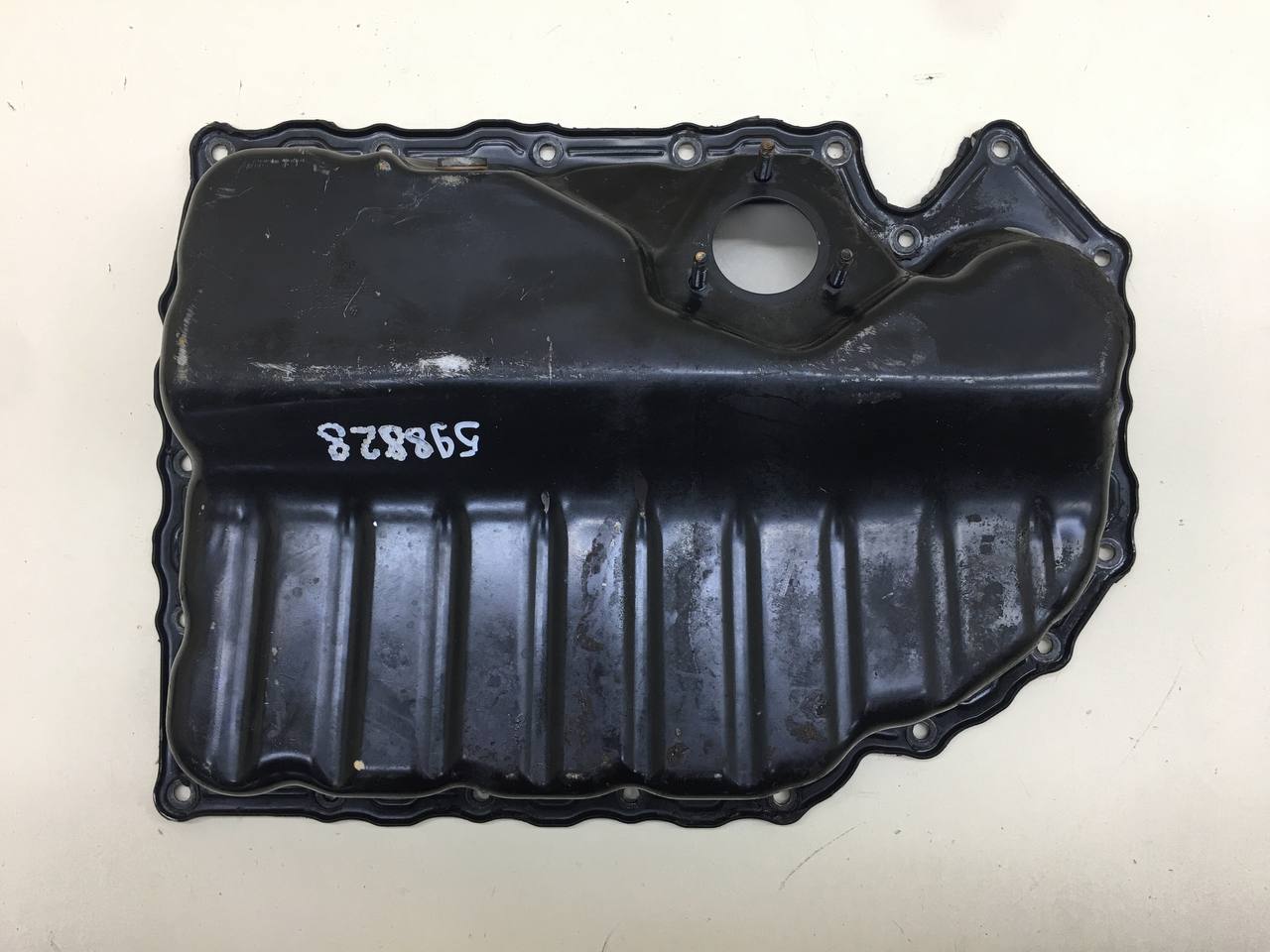 Поддон масляный двигателя Volkswagen Golf 6 (5K) 2009-2013