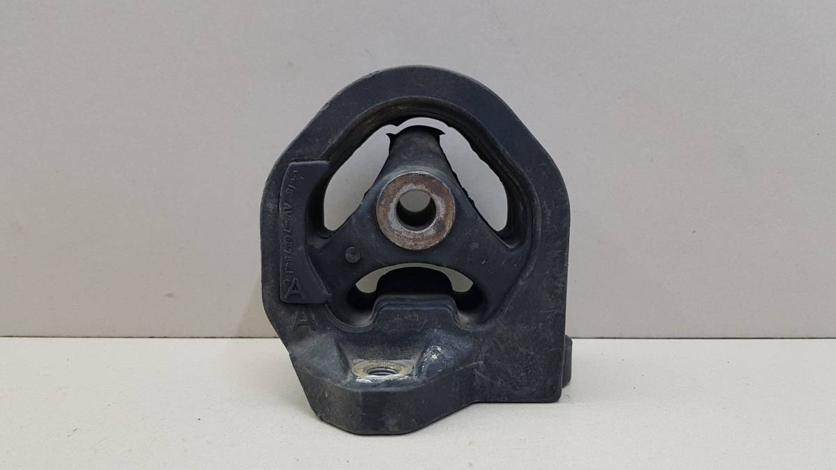 Опора двигателя задняя Honda Stepwgn 2001-2005