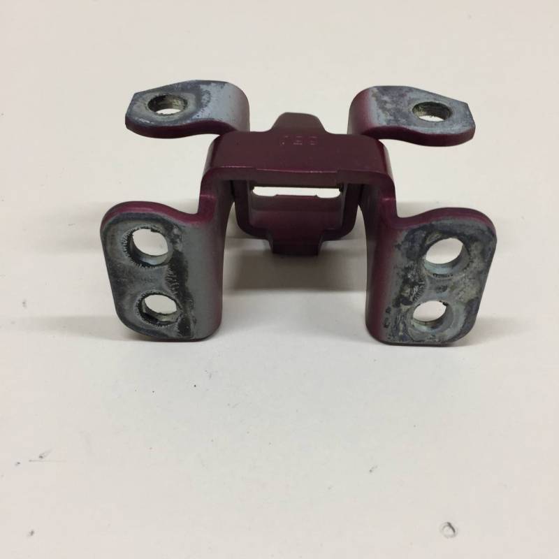 Петля двери багажника Suzuki Grand Vitara 2005-2015