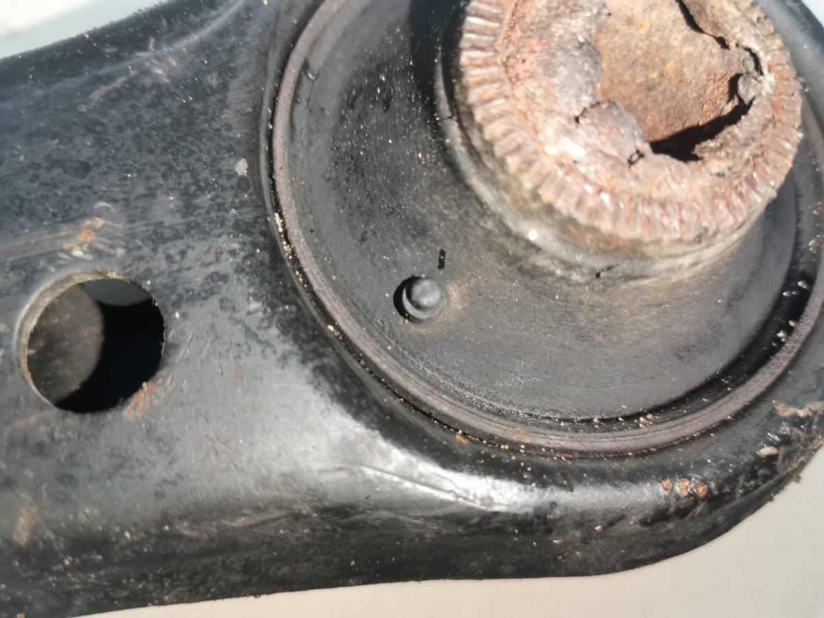 Рычаг передний правый Toyota Caldina (T190) 1992-1995