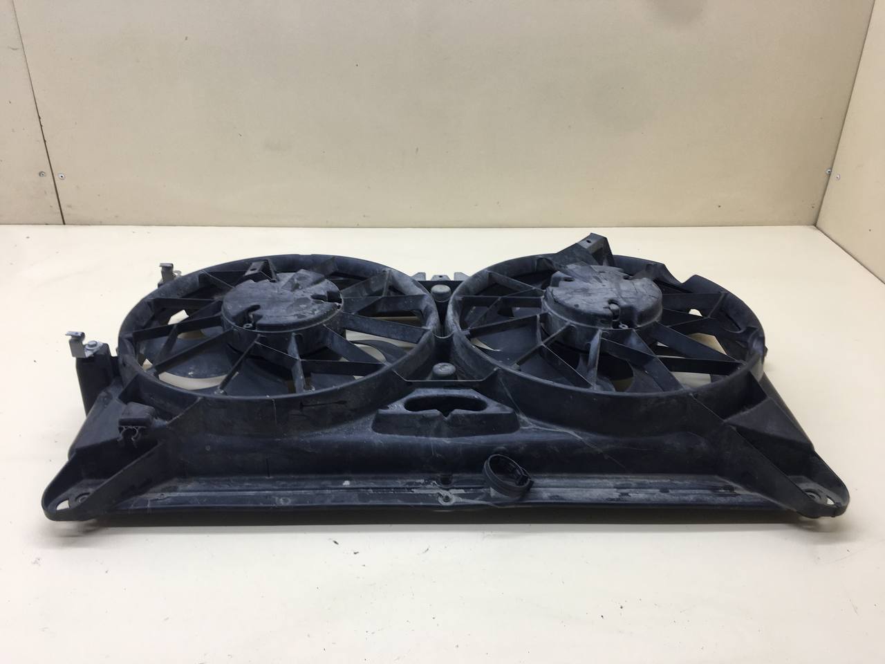 Диффузор вентилятора Cadillac Escalade 3 2006-2014