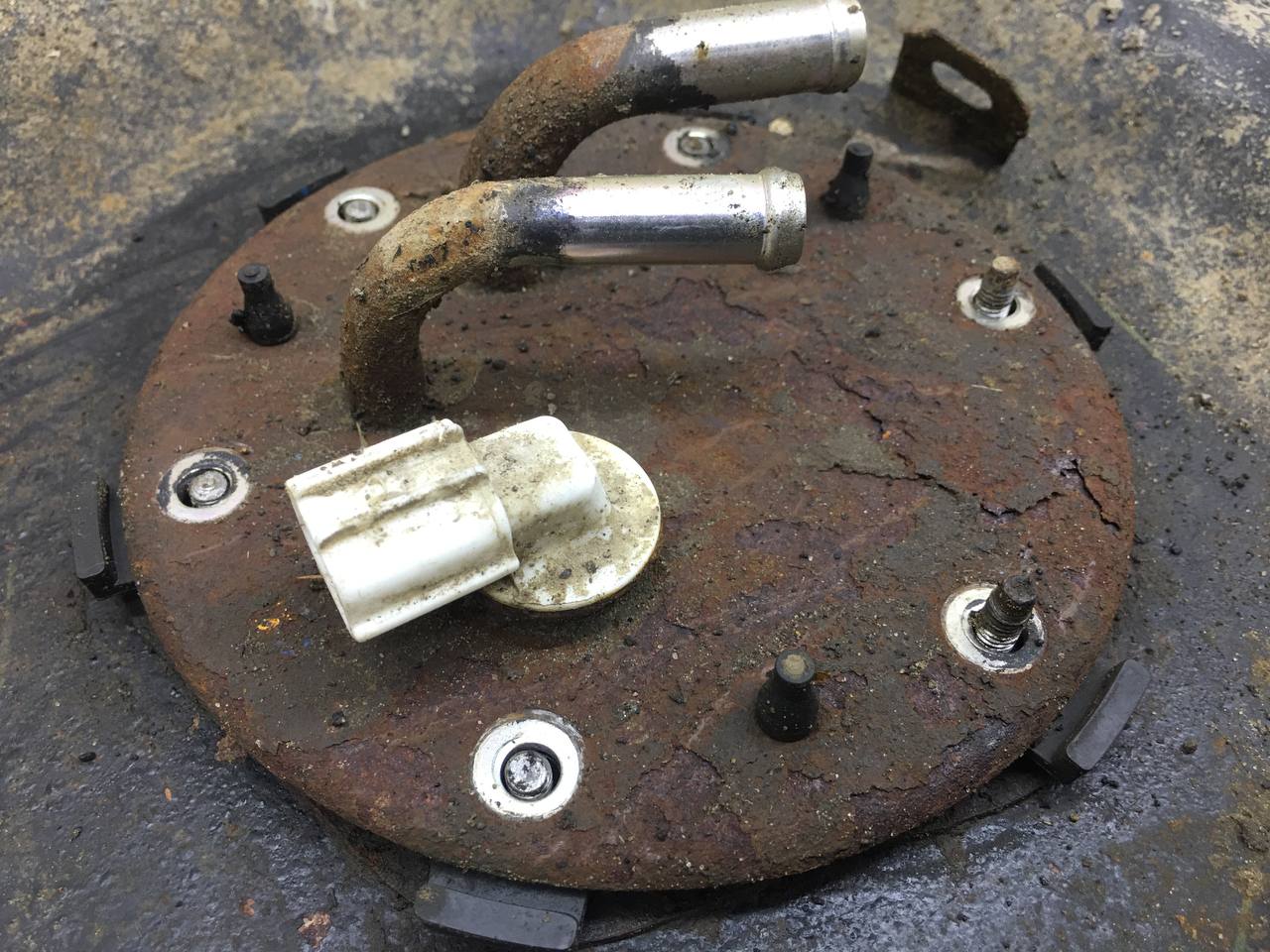 Бак топливный Mitsubishi L200 (KB) 2006-2016