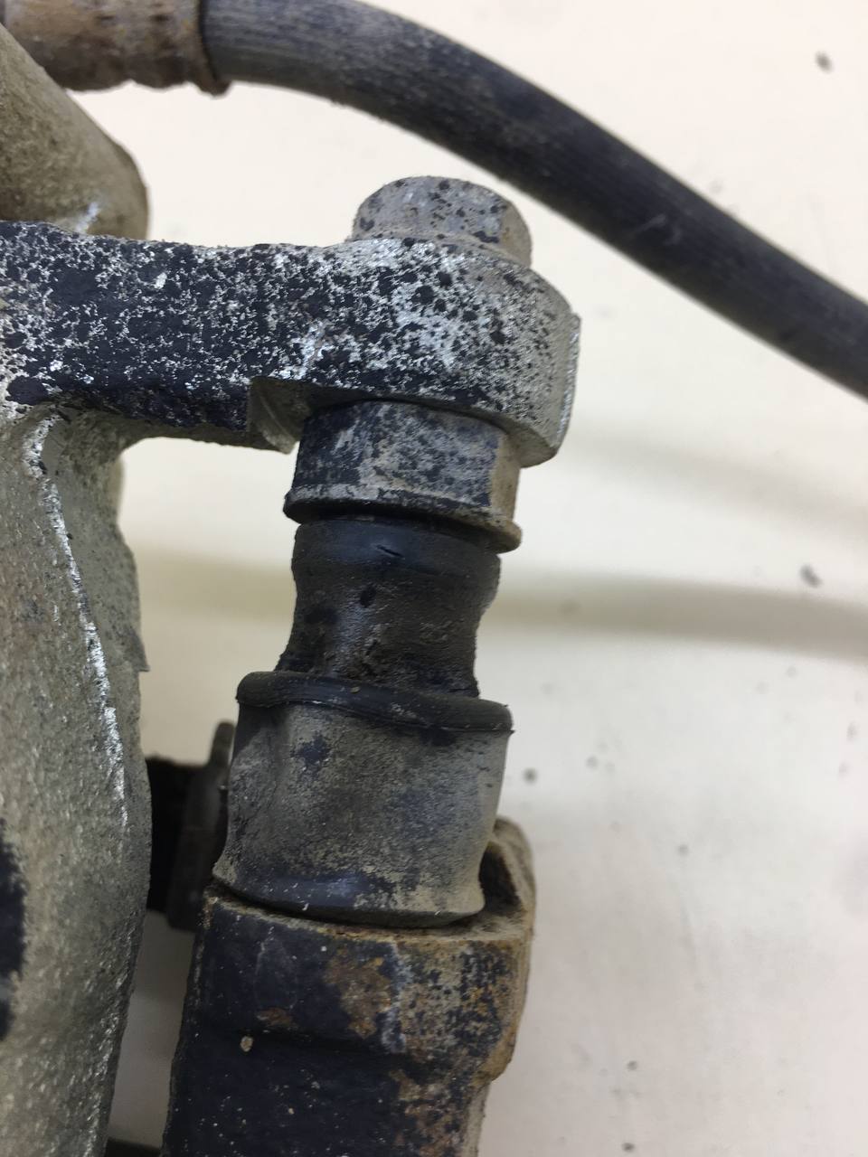 Суппорт передний правый Suzuki Grand Vitara 2005-2015