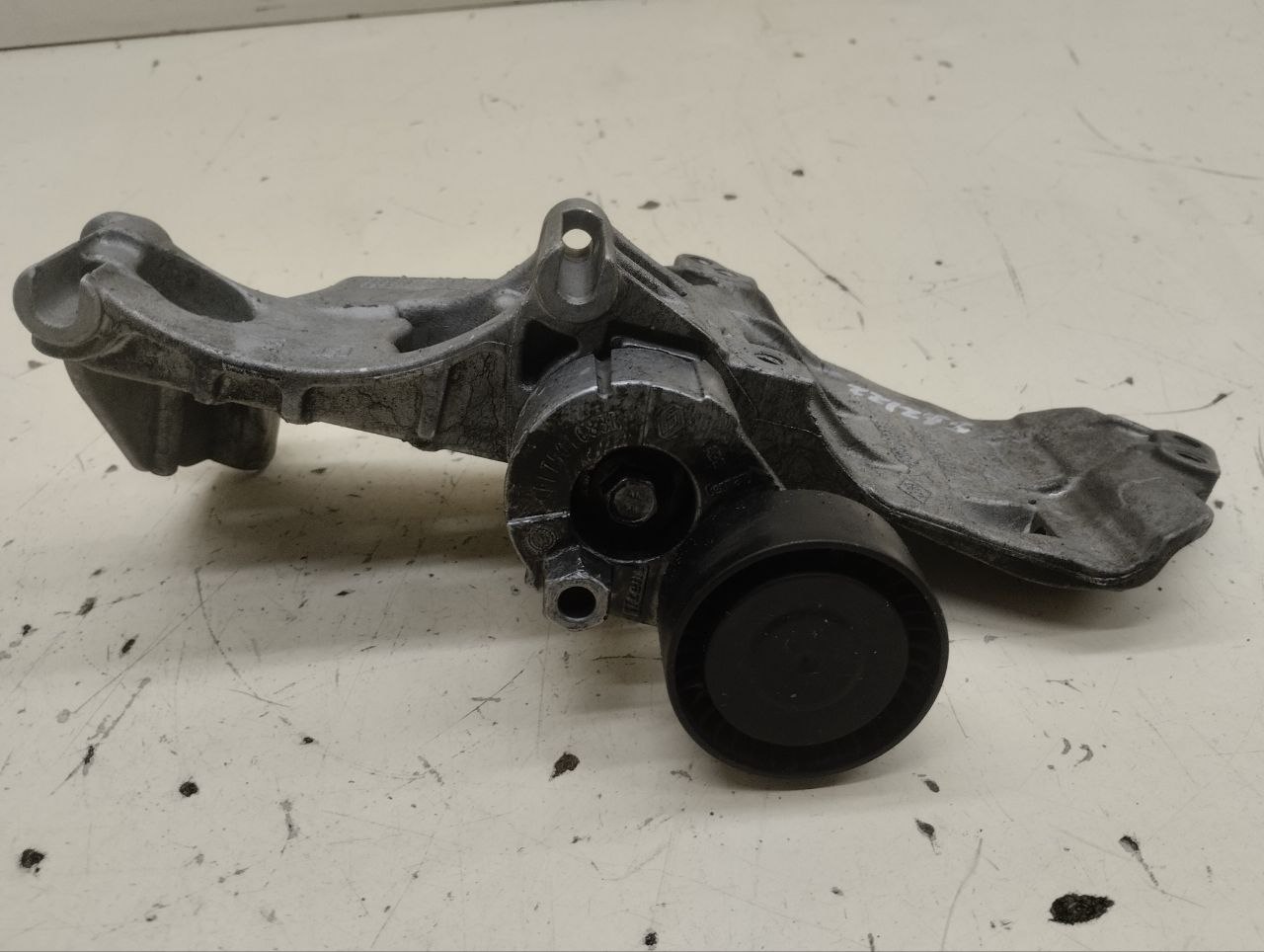 Кронштейн генератора Renault Duster (HSA, HSM) 2012>