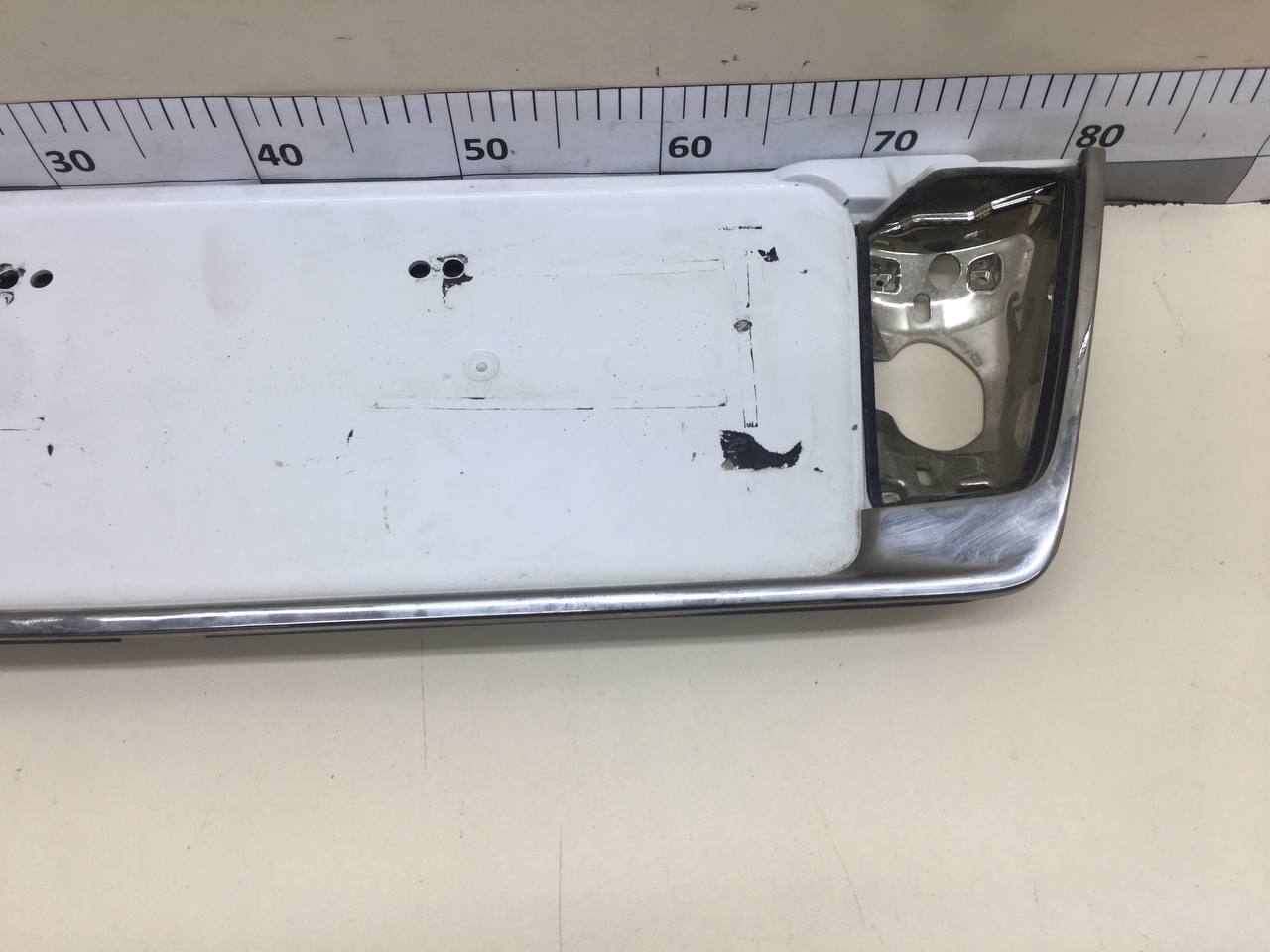 Накладка двери багажника Lexus LX570 (J200) 2007-2015