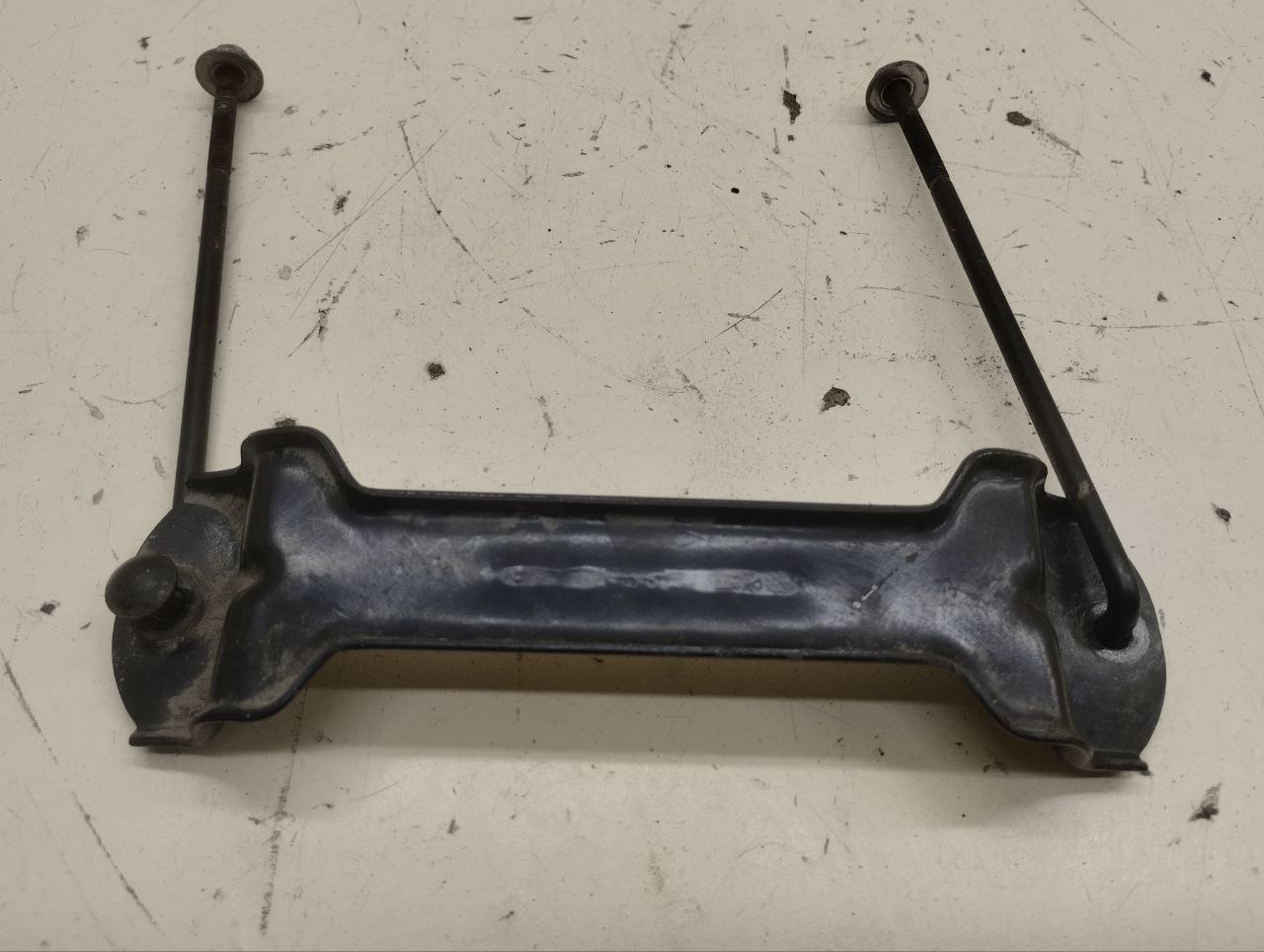 Крепление аккумулятора Chery Tiggo 7 Pro 2019-2024